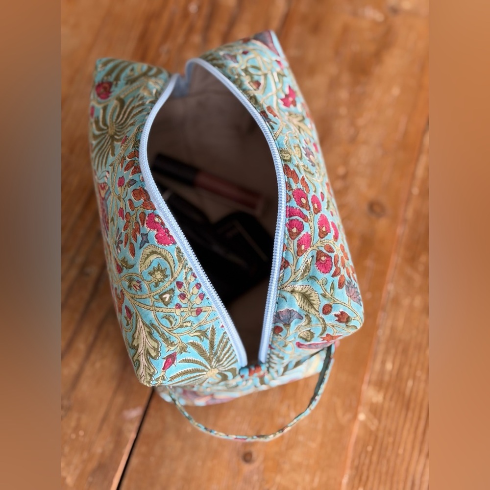 Handmade Floral Turquoise Tote Bag with Matching Pouch - Picture 8 of 11